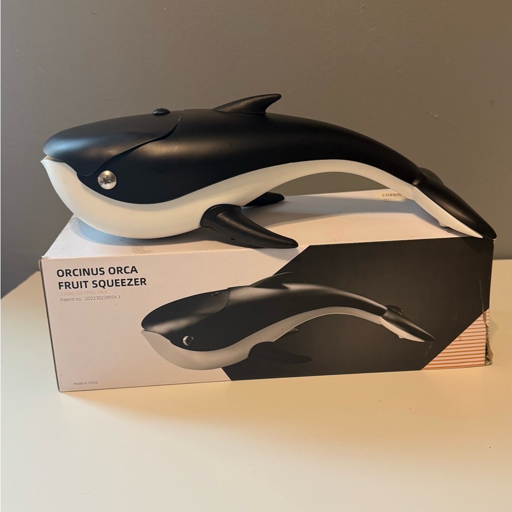 Fruit Squeezer - Manual Juicer Stainless Steel Orca Whale 🐳